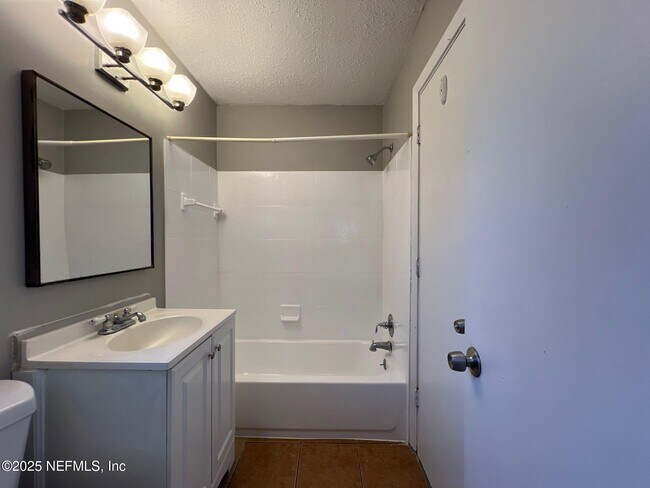 Building Photo - 9028 Castle Blvd