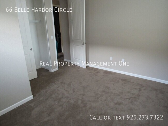 Building Photo - 66 Belle Harbor Cir