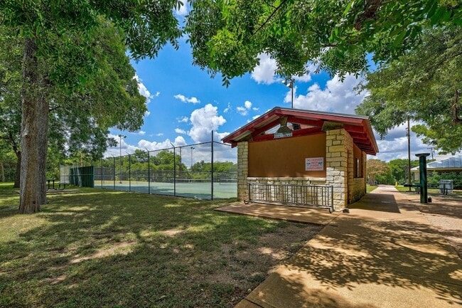 Building Photo - 3112 Freemont St