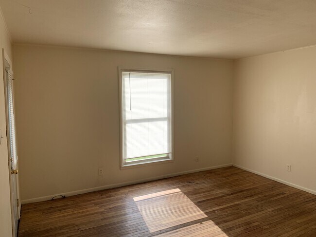 Building Photo - 500 S Lincoln St