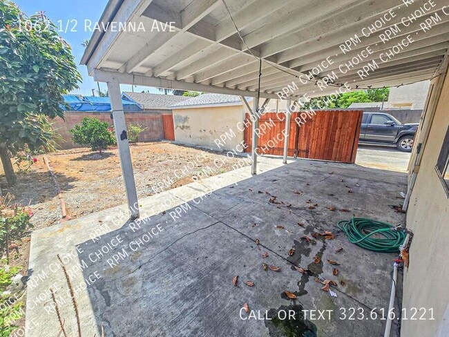 Building Photo - 1062 1/2 Ravenna Ave-