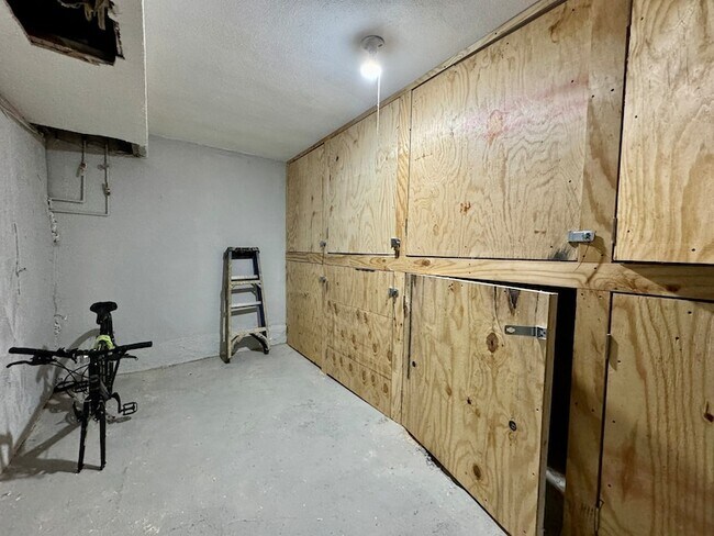 Building Photo - 14 Vinal St