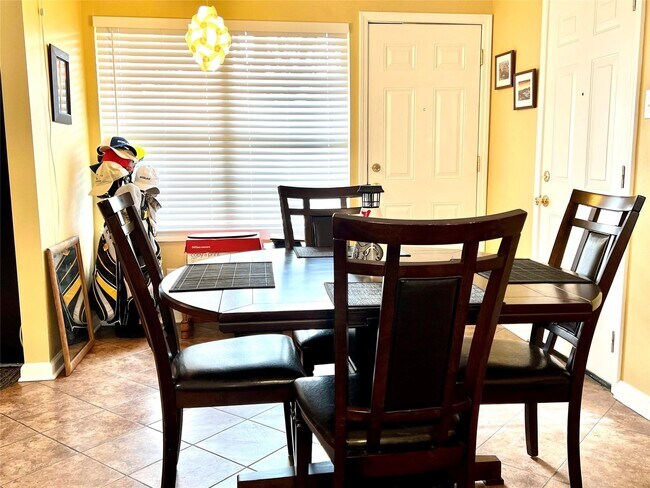 Building Photo - 1735 S Park