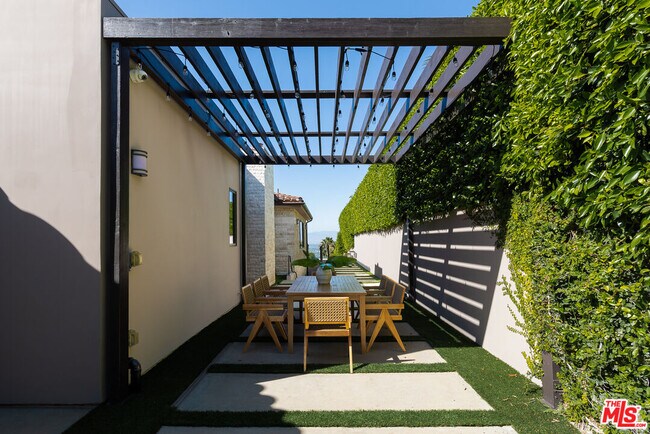 Building Photo - 3116 Elvido Dr