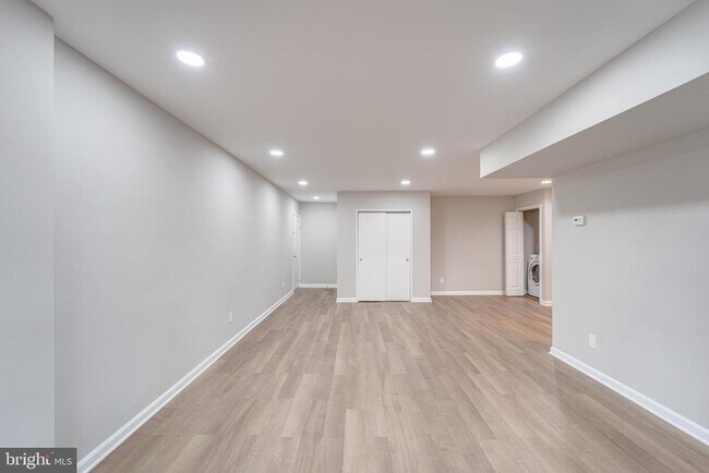 Building Photo - 51 Skyhill Rd