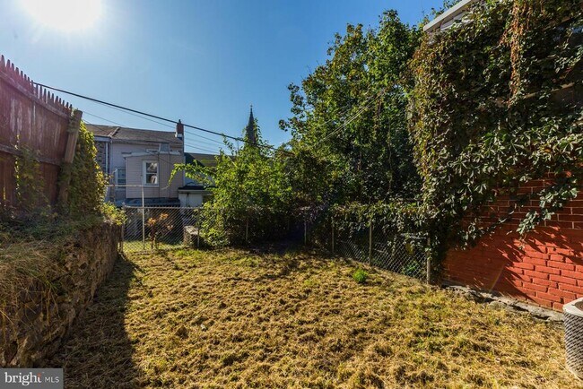 Building Photo - 161 Cotton St