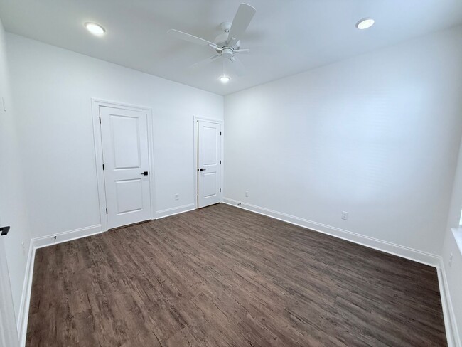 Building Photo - 618 Cottage Grv Cir