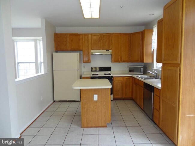Building Photo - 836 Knob Ct
