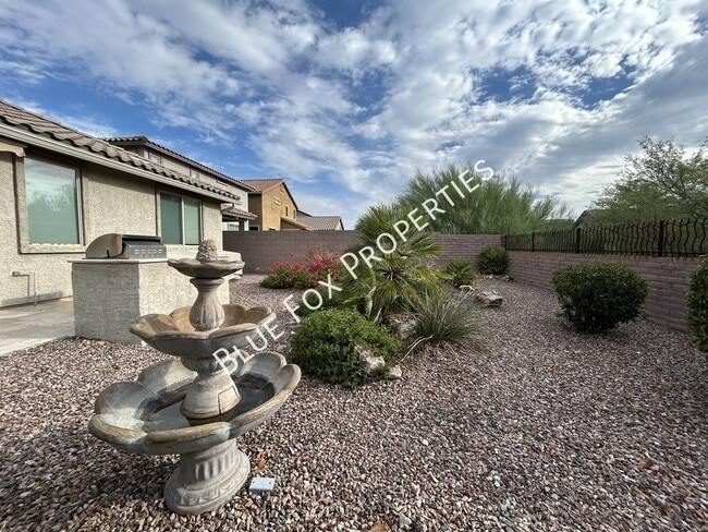 Building Photo - 12812 N Camino Vieja Rancheria