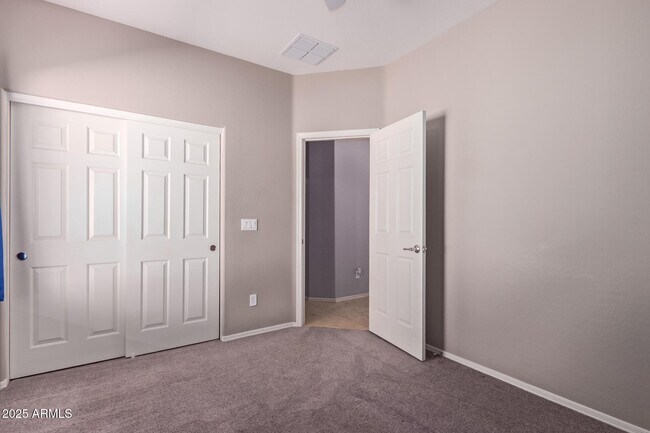 Building Photo - 2194 N Hudson Dr