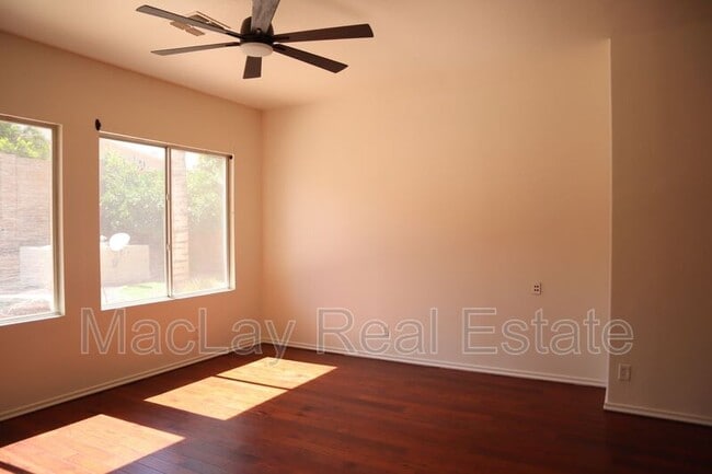Building Photo - 3820 S Barberry Pl