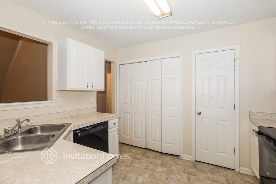 Building Photo - 4435 Ravenwood Dr