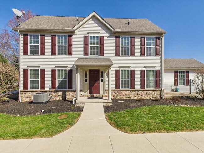 Building Photo - 720 E Newport Rd