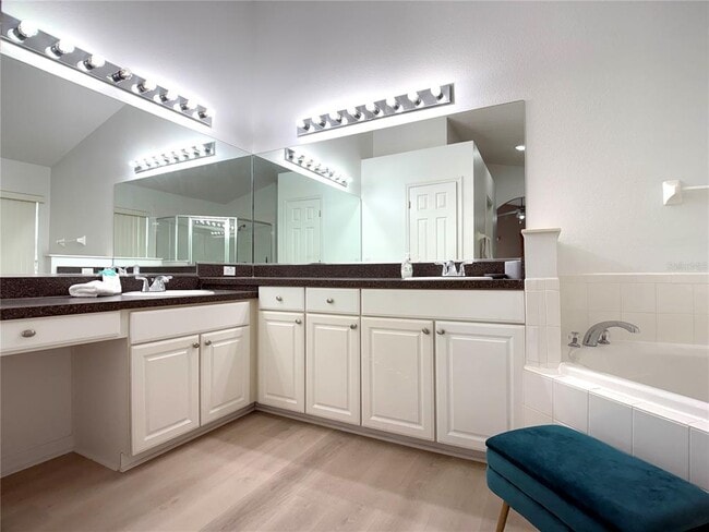 Building Photo - 353 Kensington Dr