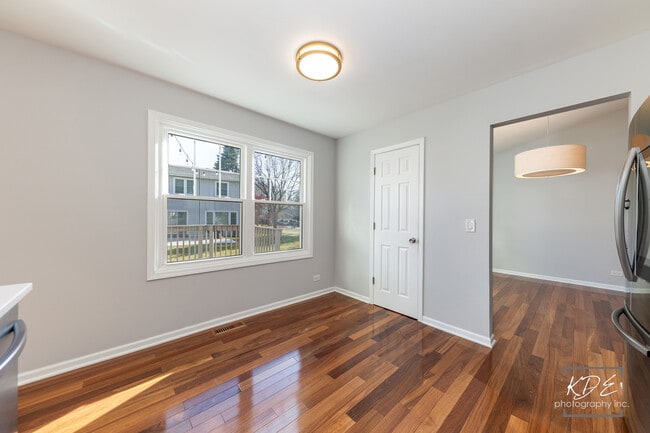 Building Photo - 350 Pearson Cir