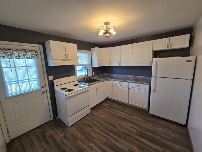 Building Photo - Single-Family Rental House 1BR-1BA - Warrenton MO 63383