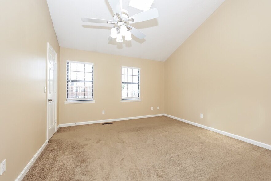 Building Photo - 232 Thistle Ln