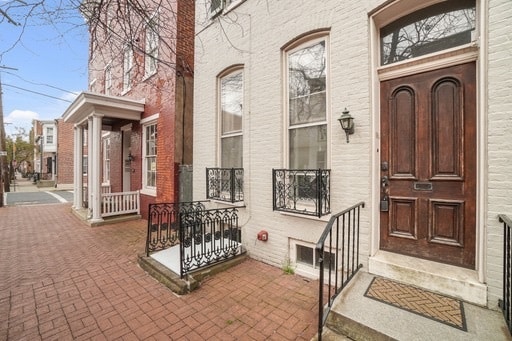 Building Photo - 104 W 3rd St