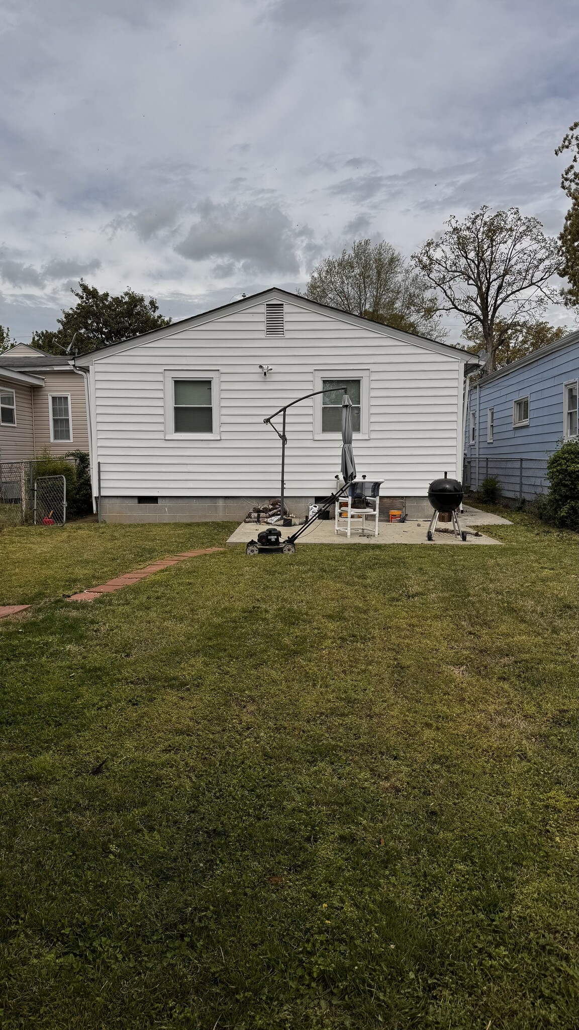 Building Photo - 3156 Lawson St