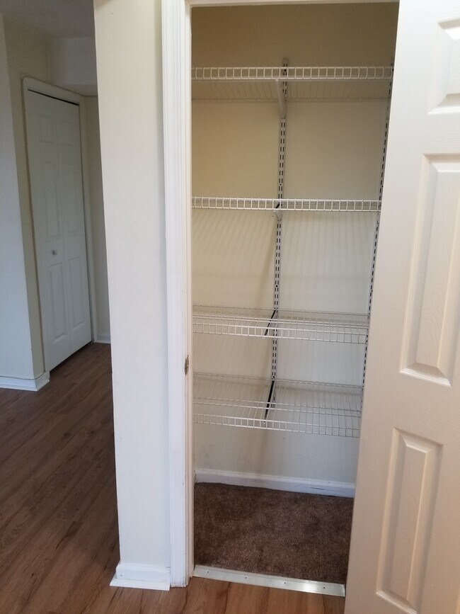 Building Photo - 3865 Halley Ter SE