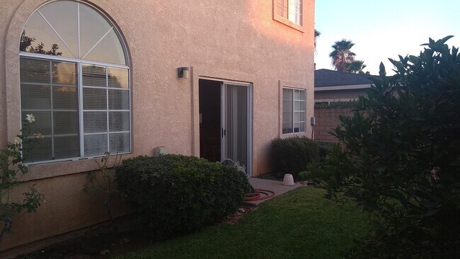 Building Photo - 1343 Heather Ln