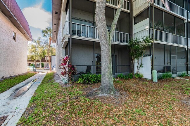 Building Photo - 9125 Tudor Dr