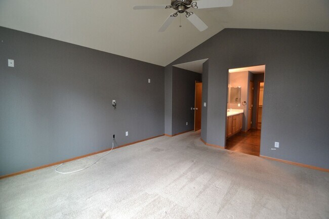 Building Photo - 4879 Jedediah Smith Rd