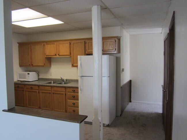 Building Photo - 108 S Main St