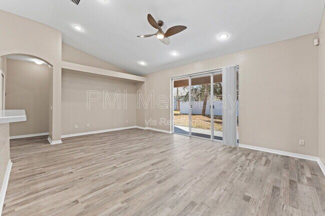 Building Photo - 11709 Holly Creek Dr