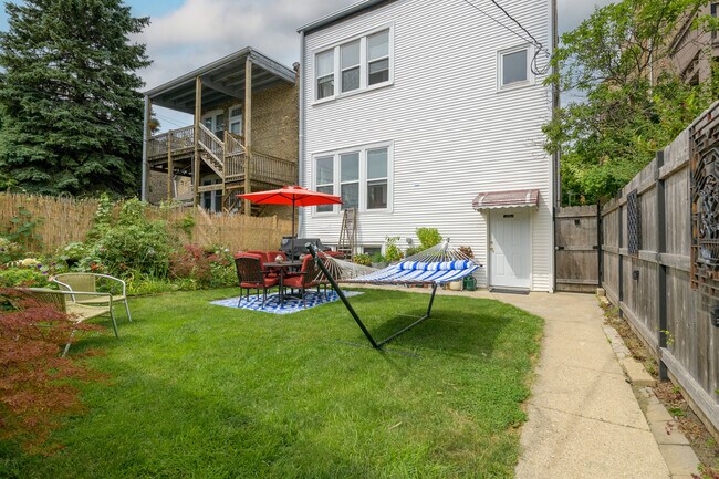 Building Photo - 2627 N Mozart St