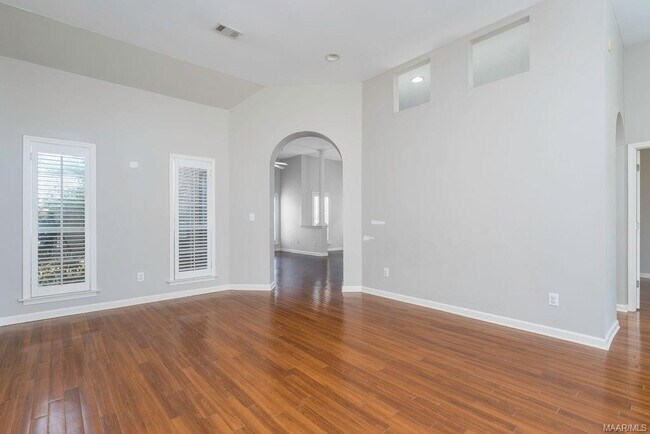 Building Photo - 7384 Pinnacle Point