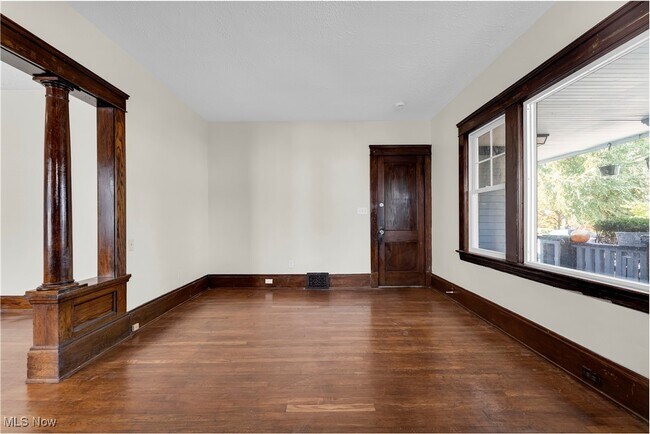 Building Photo - 1909 W 73rd St