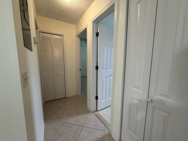 Building Photo - 3642 Rosewood St