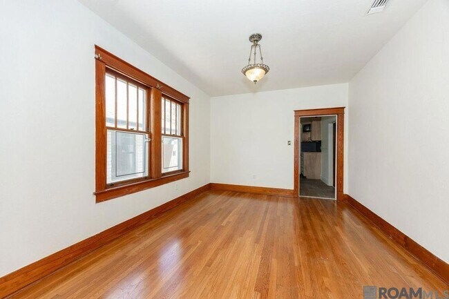 Building Photo - 219 Westmoreland Dr