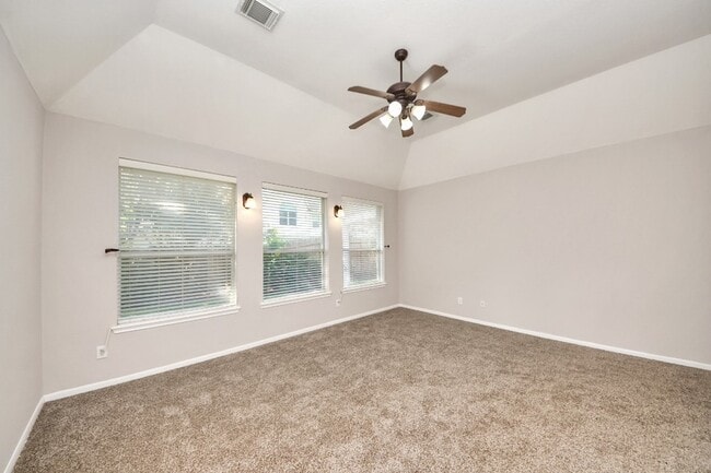 Building Photo - 4422 Roundtree Ln