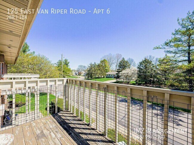 Building Photo - 125 E Van Riper Rd
