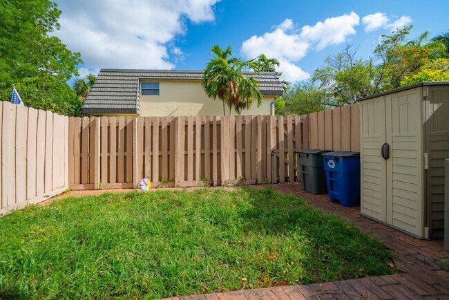 Building Photo - 8745 SW 137th Ave