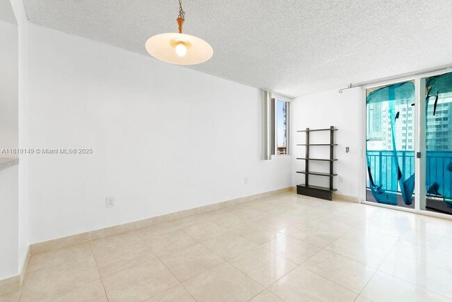 Building Photo - 850 N Miami Ave