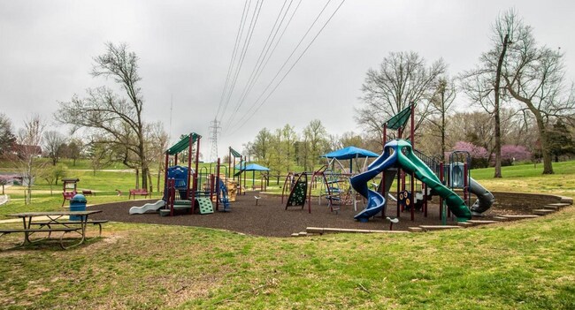 Building Photo - 5196 Hollow Wood Ct