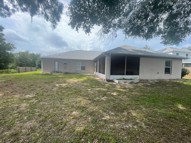 Building Photo - Great Home Great Location - 4 br 2 1/2 bath