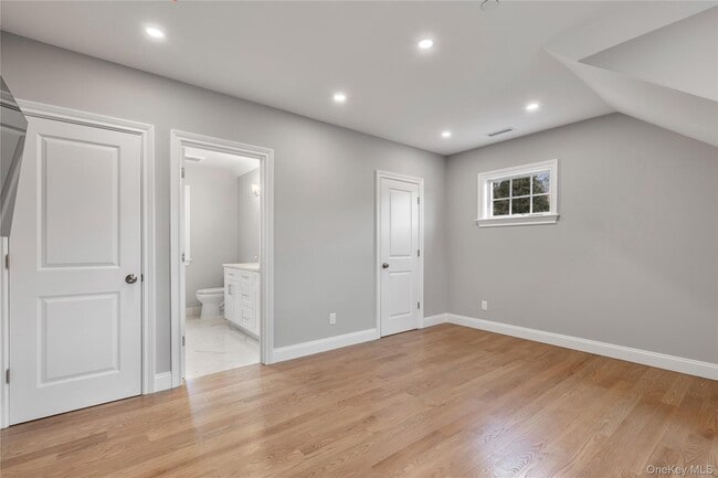 Building Photo - 280 Purchase St