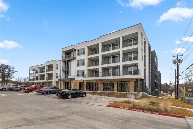 Building Photo - 4801 Springdale Rd