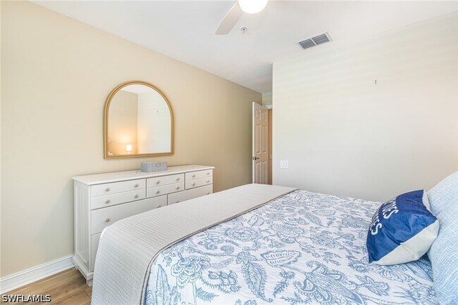Building Photo - 975 Tarpon Cove Dr