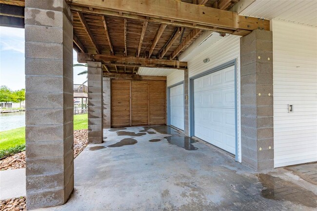 Building Photo - 70 Tarpon St