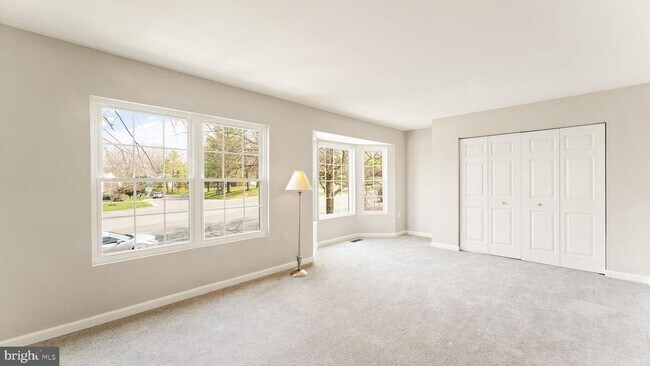 Building Photo - 12168 Springwoods Dr