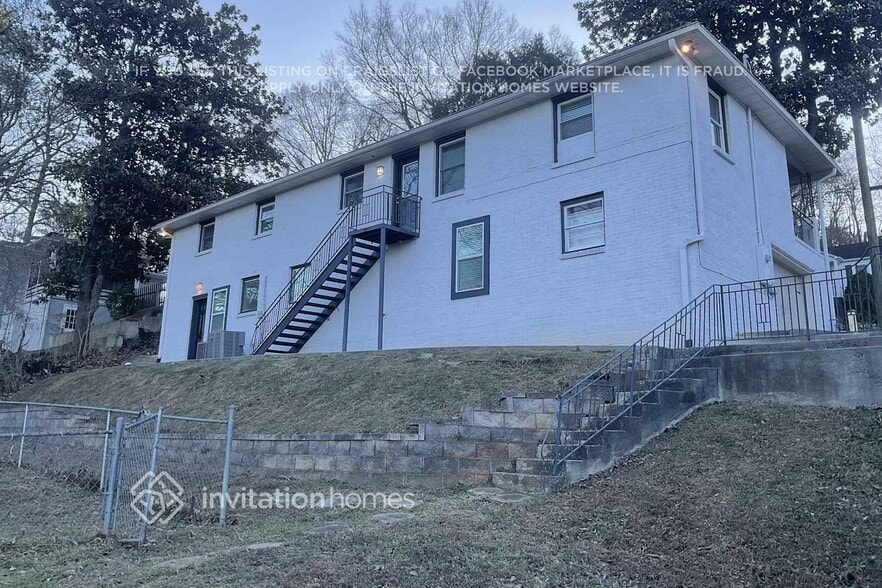 Building Photo - 455 Lemon St NE