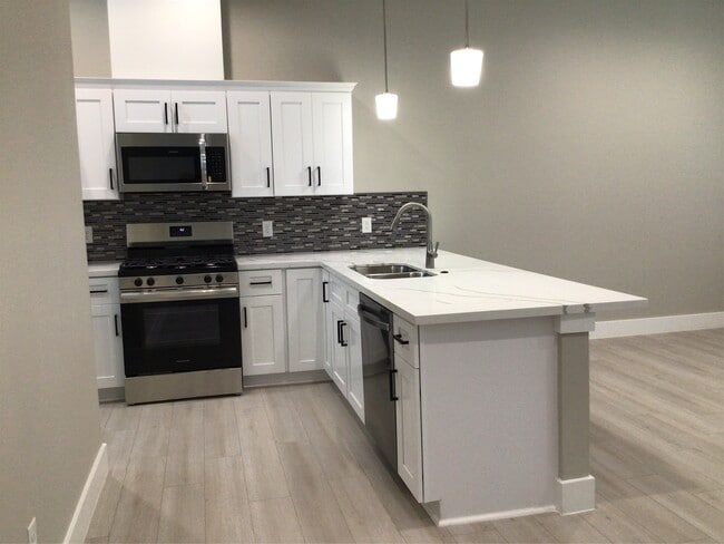 Building Photo - 2109 Marnel Rd