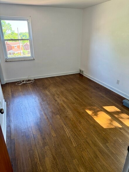 Upstairs BR #1 of 3 - 1035 McCabe St