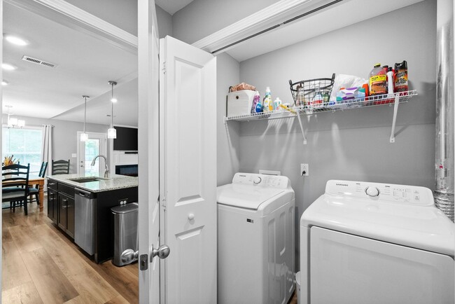 Building Photo - 3 Bedroom Pet Friendly Home For Rent Near ...