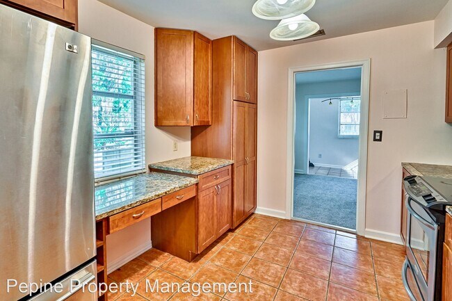 Building Photo - 3 br, 1 bath House - 725 NW 33rd Ave